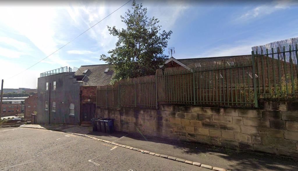 Property photo 1 of 11 6