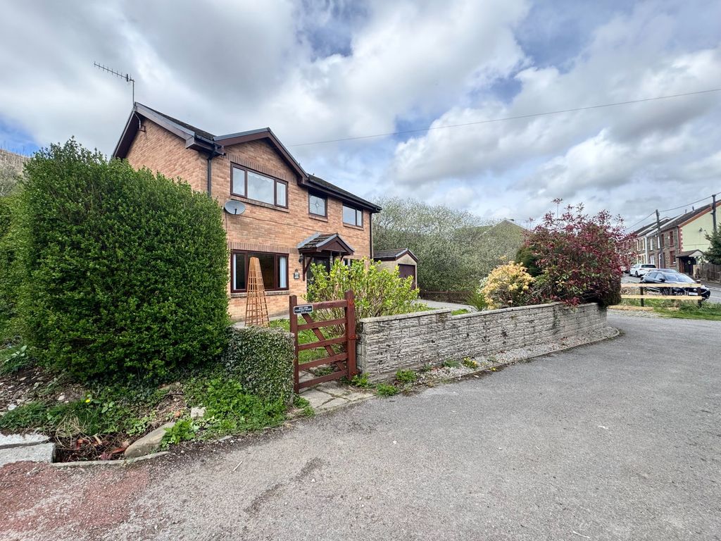 Property photo 3 of 39