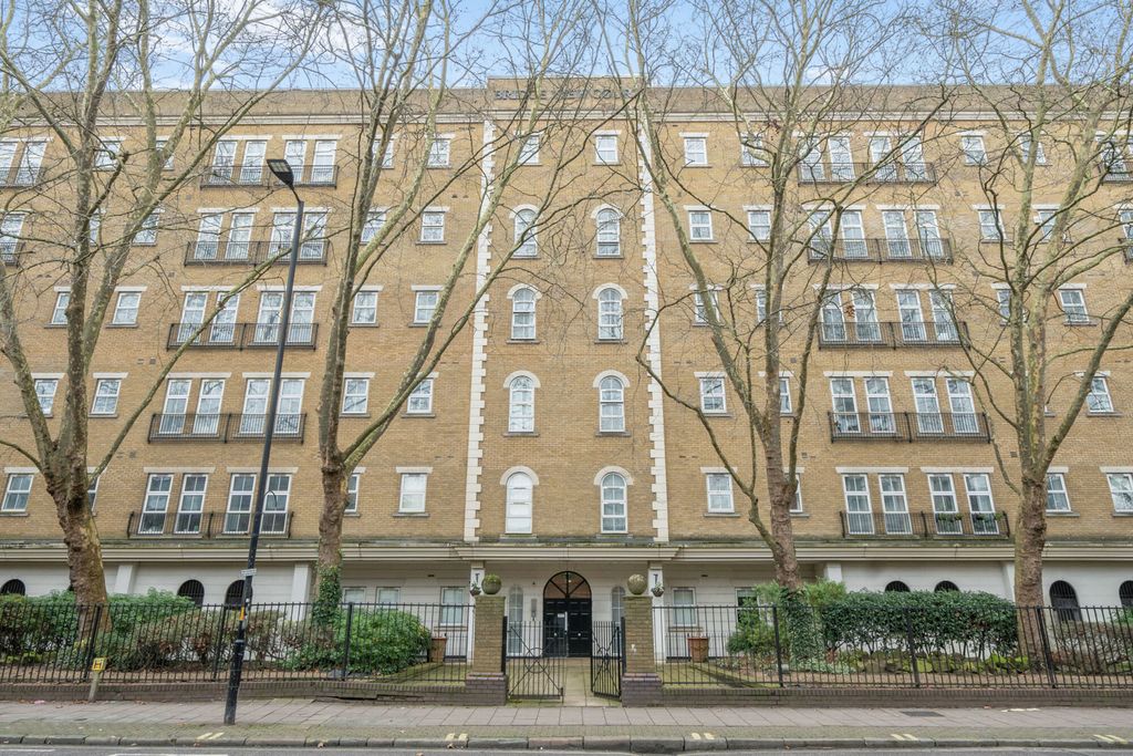 Property photo 1 of 16 External