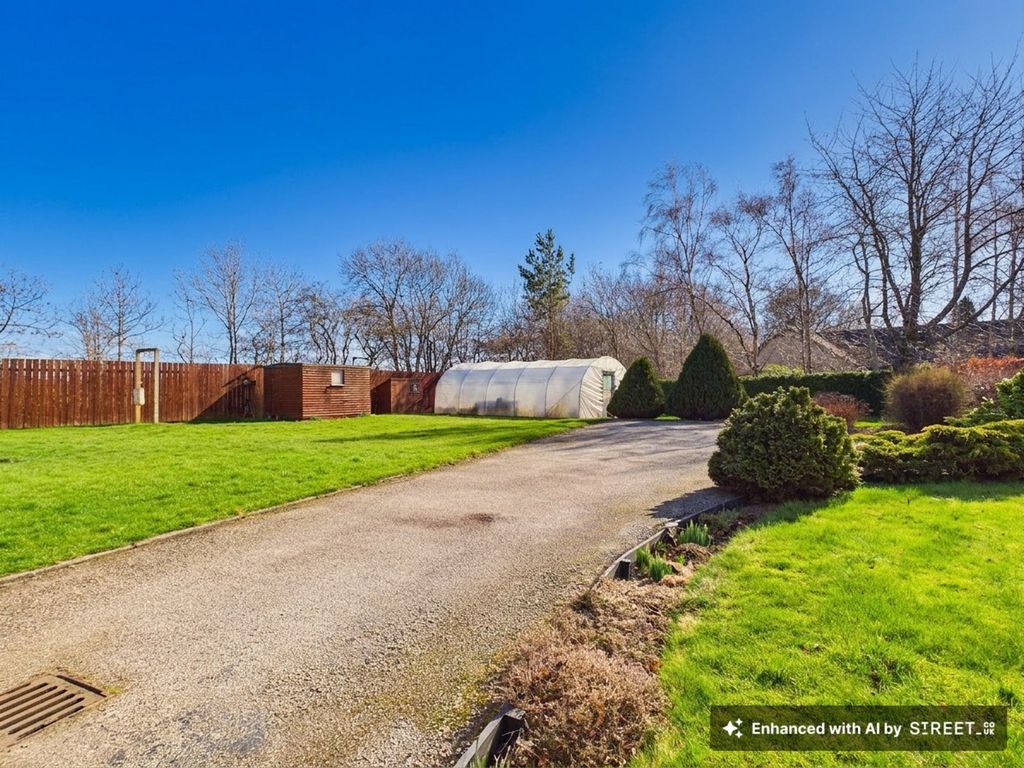 Property photo 3 of 23