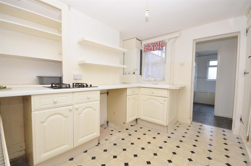 Property photo 2 of 6 Kitchen Diner