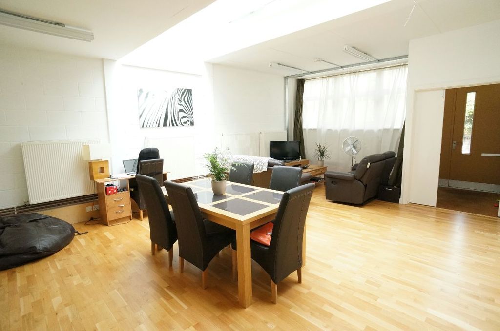 Property photo 2 of 17 Lounge Dining Room