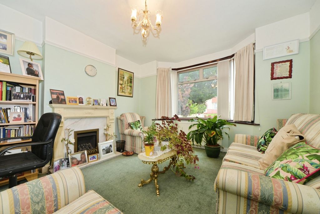 Property photo 2 of 16 Photo