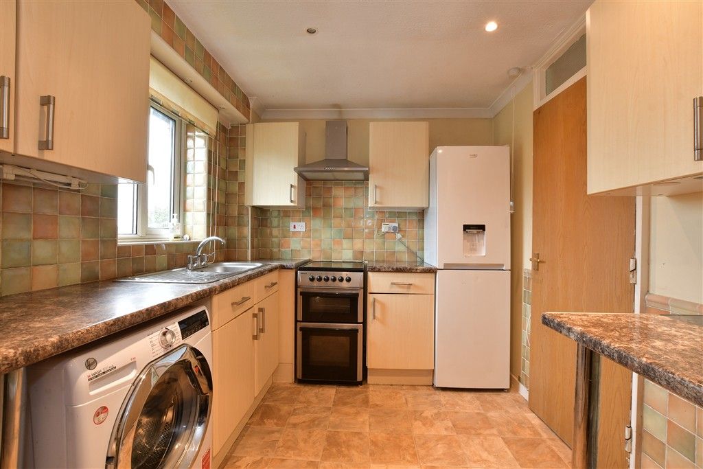 Property photo 3 of 12 Kitchen