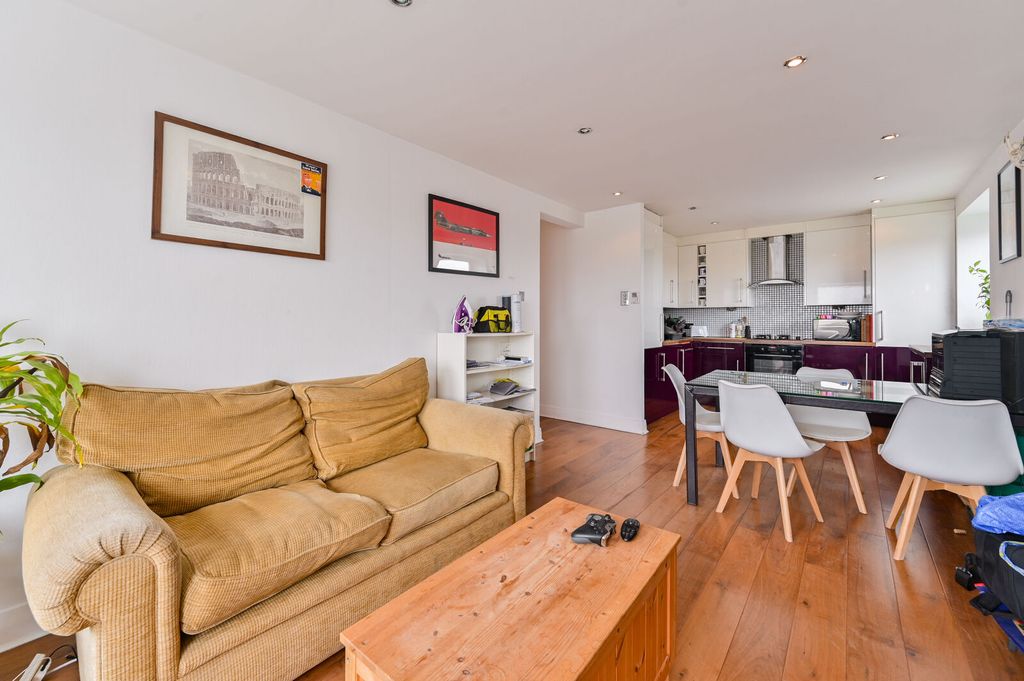 Property photo 2 of 12