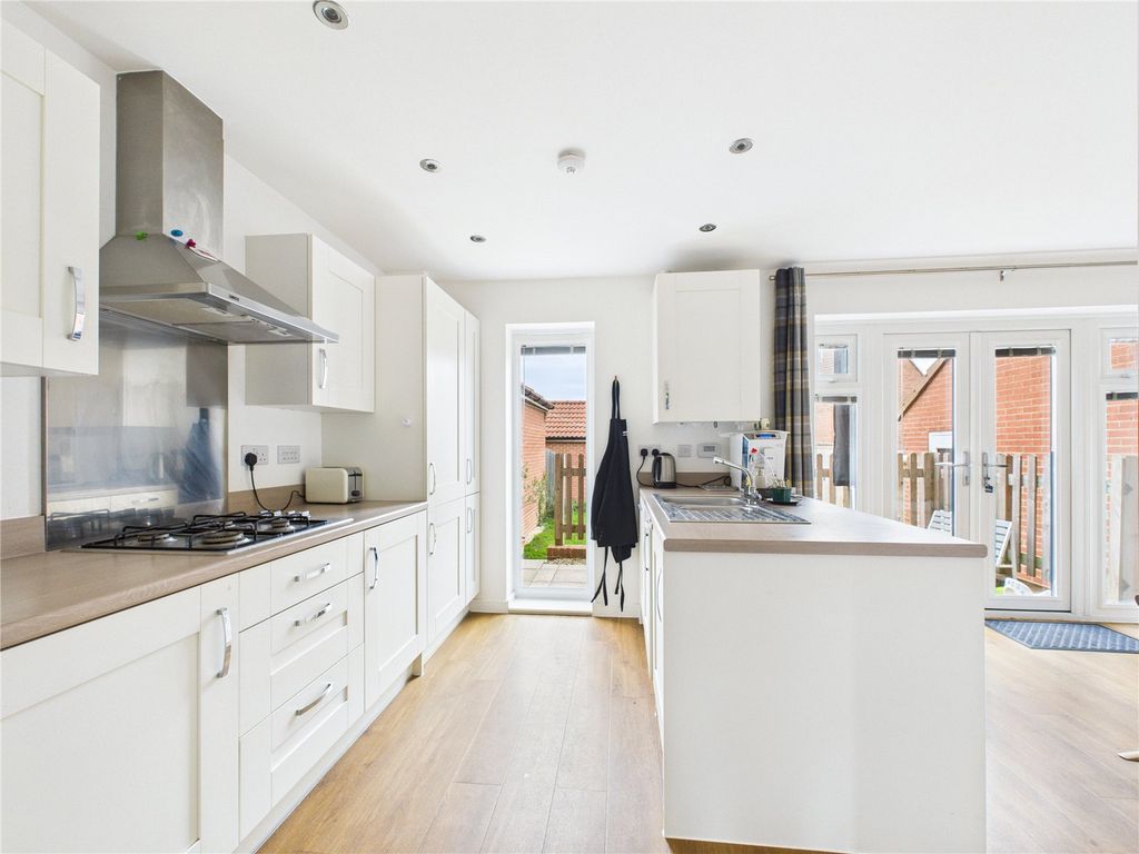 Property photo 2 of 20 Picture No. 24