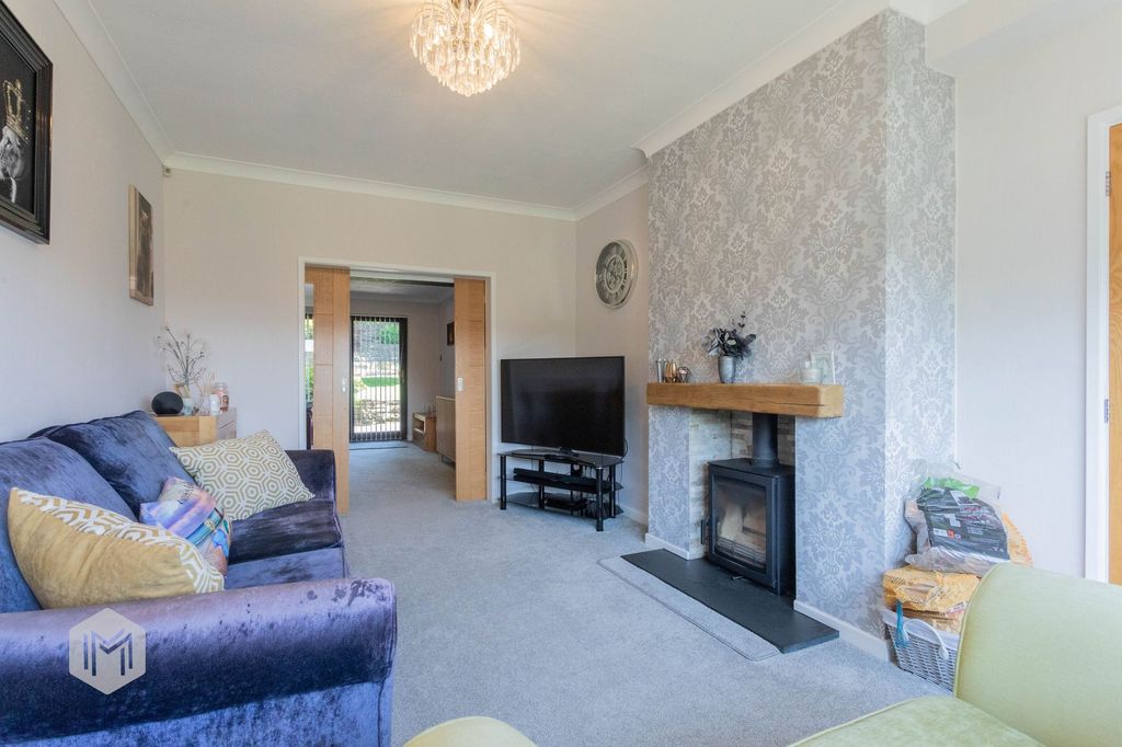 Property photo 2 of 34