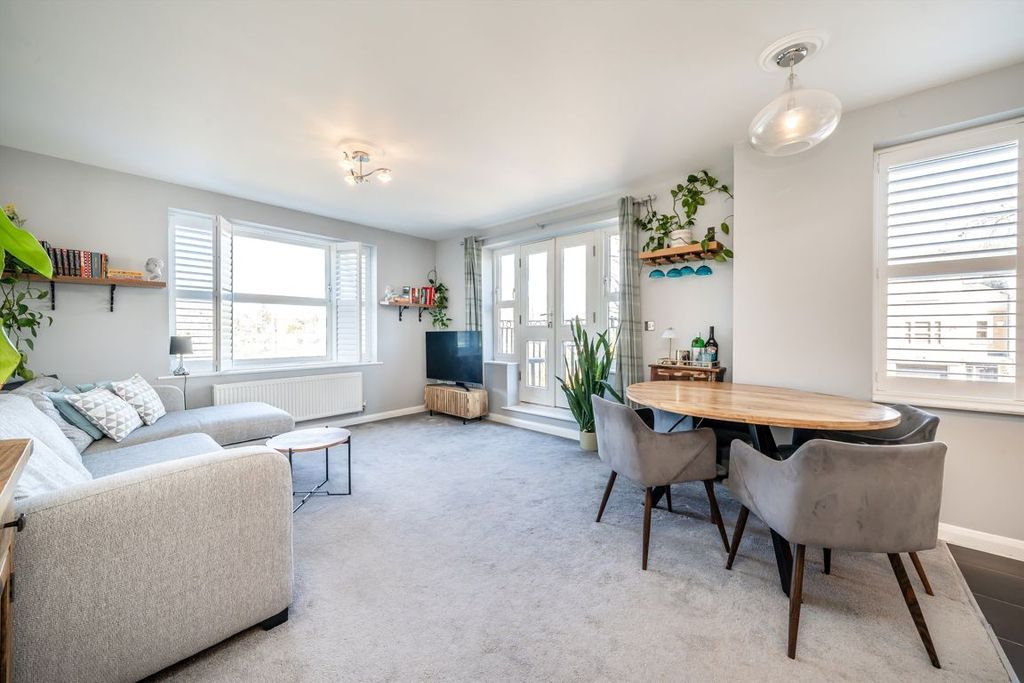 Property photo 3 of 5