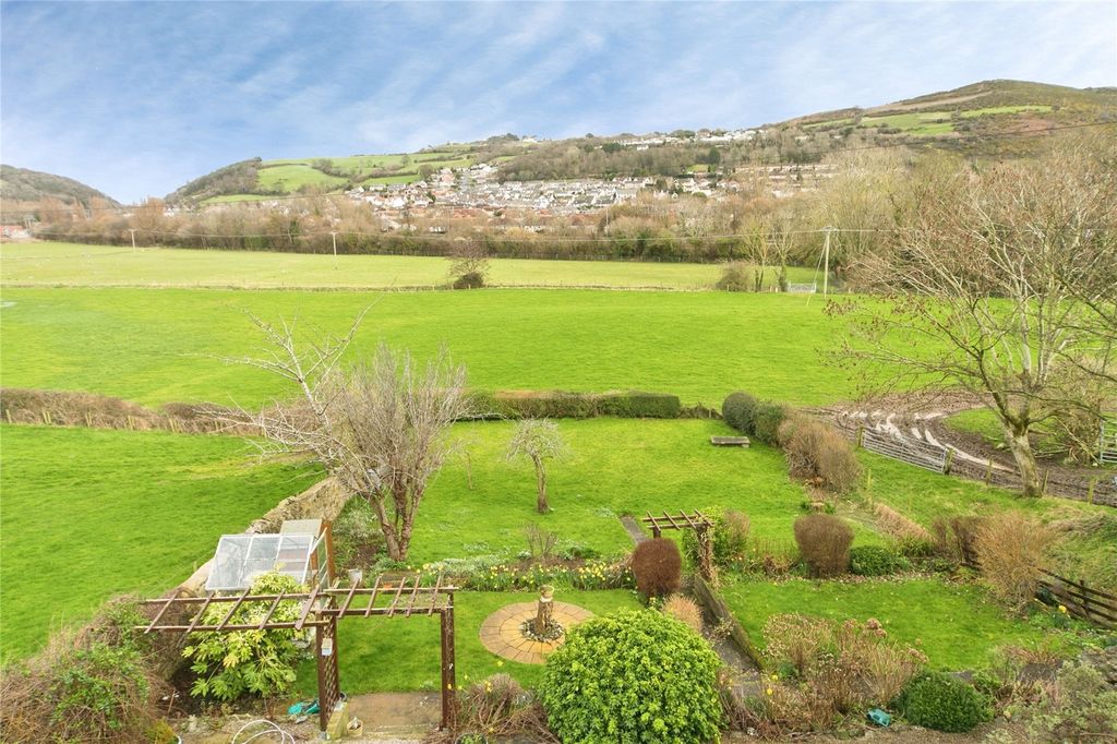 Property photo 2 of 31 Garden/View