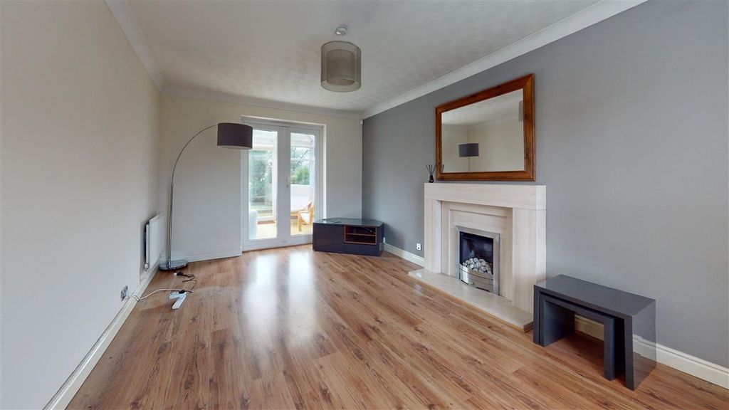 Property photo 3 of 18 Living Room