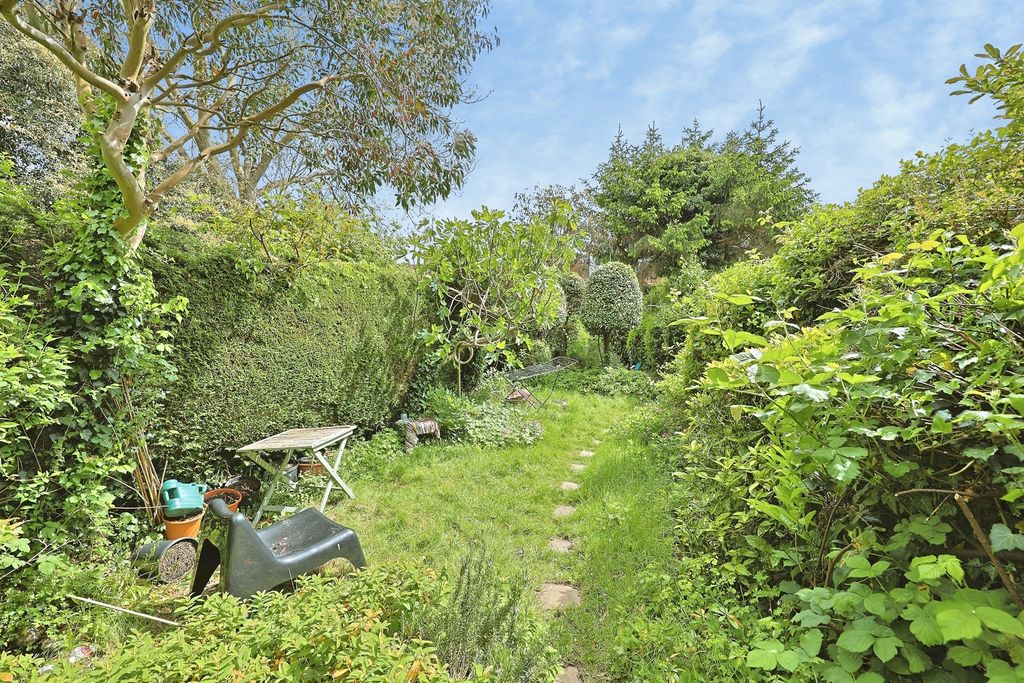 Property photo 1 of 33