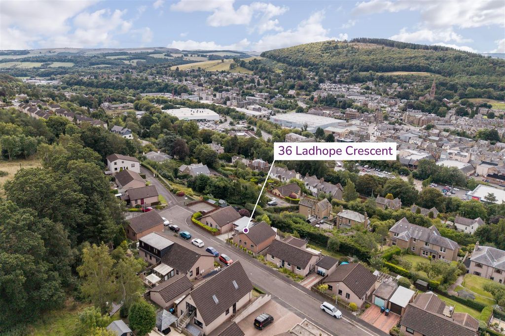 Property photo 1 of 21 36_Ladhope_Crescent_Galashiels-01.Jpg