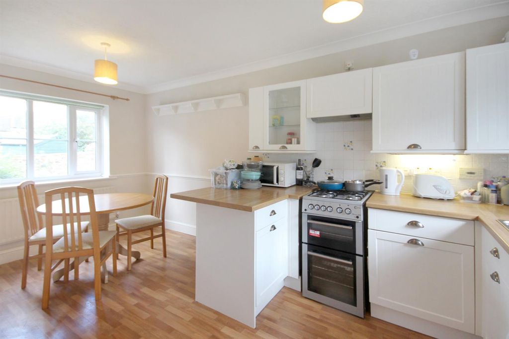 Property photo 2 of 14 Kitchen/Breakfast Room