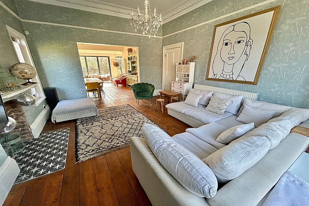 Property photo 2 of 34 Living Room