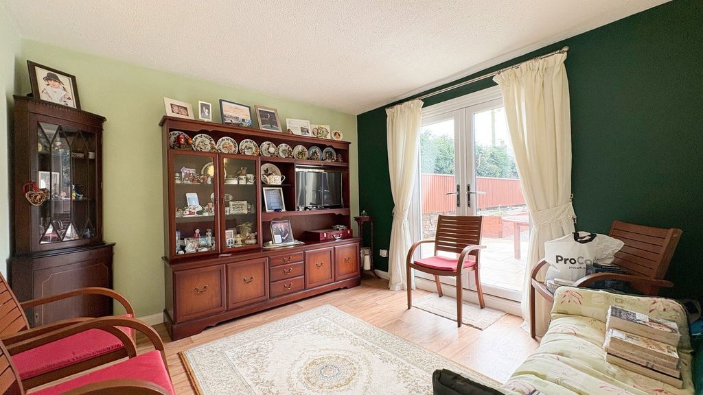 Property photo 3 of 25