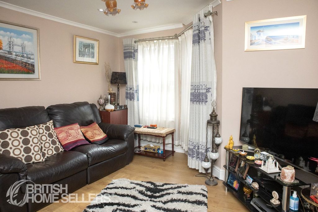 Property photo 3 of 10 Picture No. 12