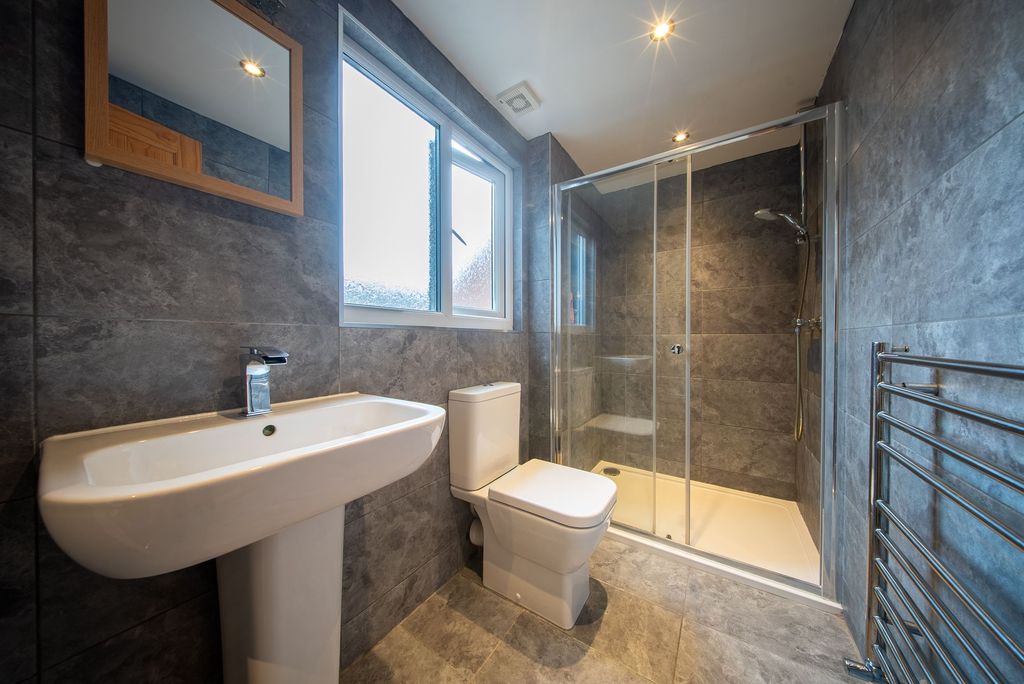 Property photo 3 of 9 Bathroom (New)