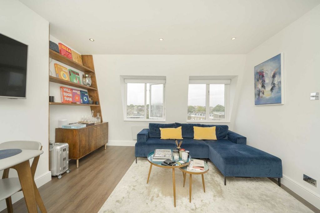 Property photo 2 of 7