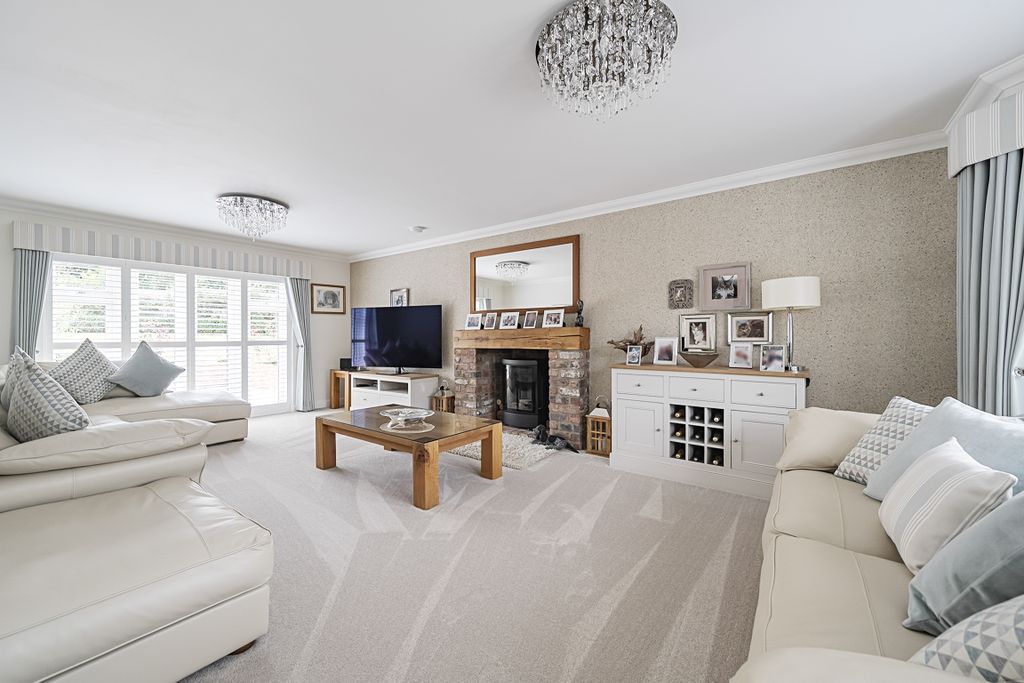 Property photo 3 of 19