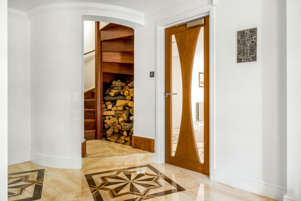 Property photo 2 of 29 Image