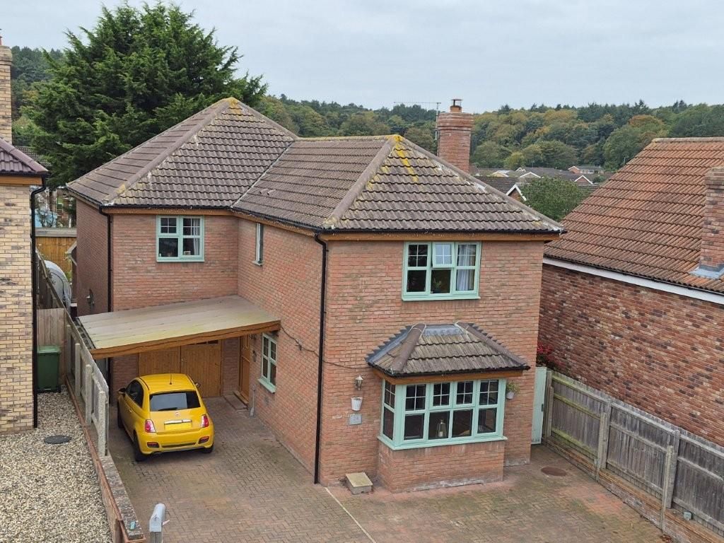 Property photo 1 of 52 Seaview Crescent.Jpg