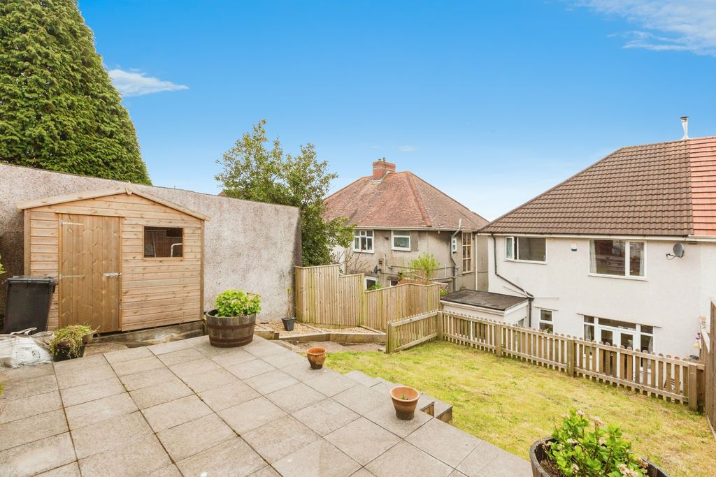 Property photo 2 of 22