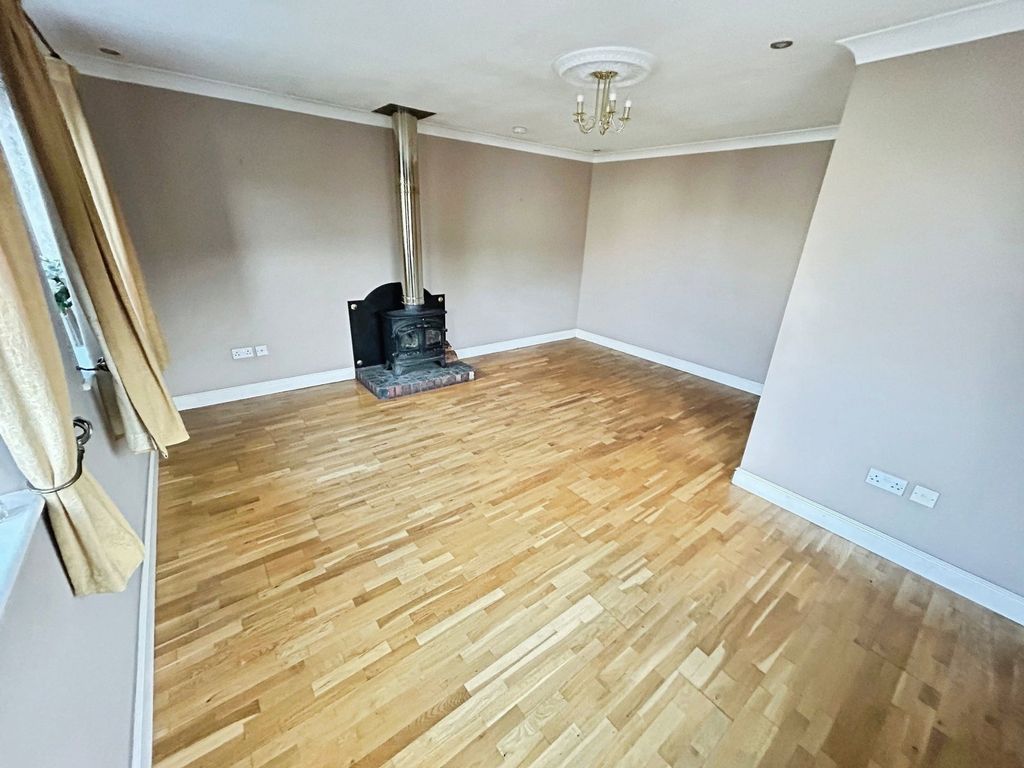 Property photo 3 of 31