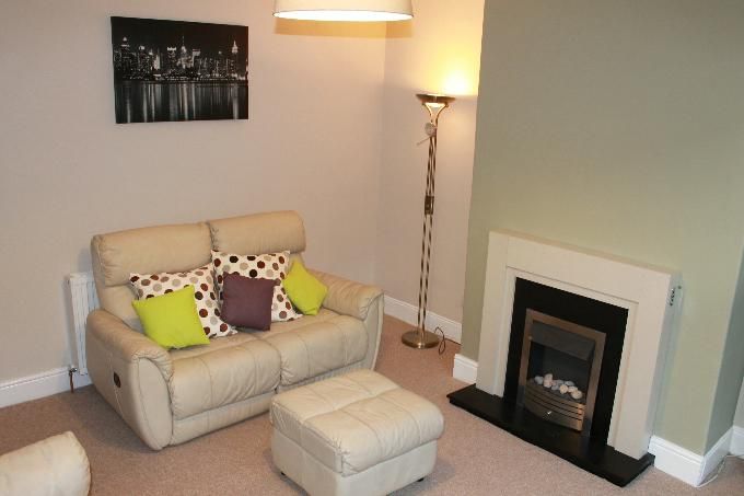 Property photo 3 of 9 Entrance Porch