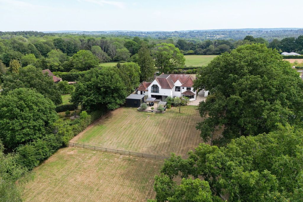 Property photo 2 of 31