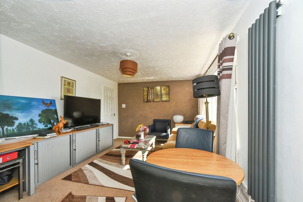 Property photo 3 of 17