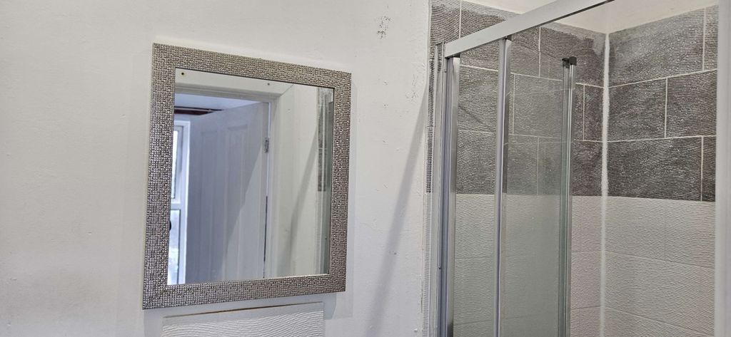 Property photo 3 of 5 Gallery