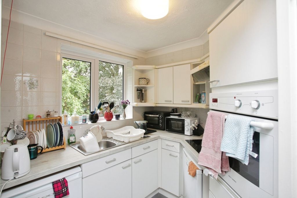 Property photo 2 of 12 Kitchen