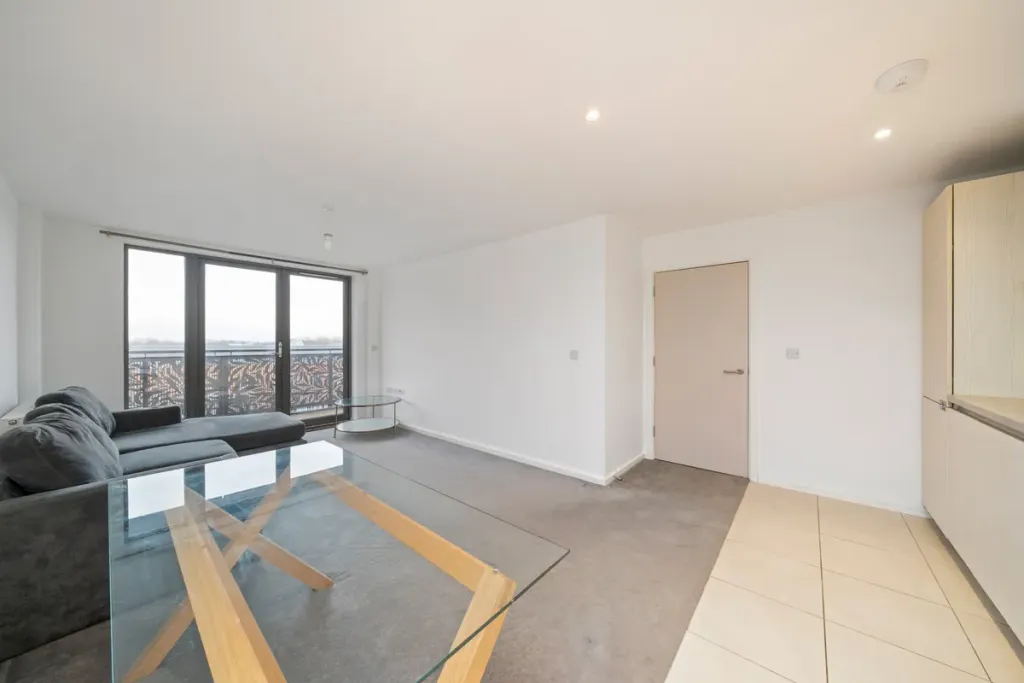 Property photo 2 of 6