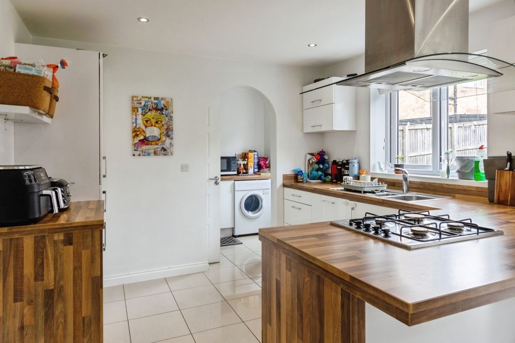 Property photo 3 of 20 Pbox-Img.Jpg