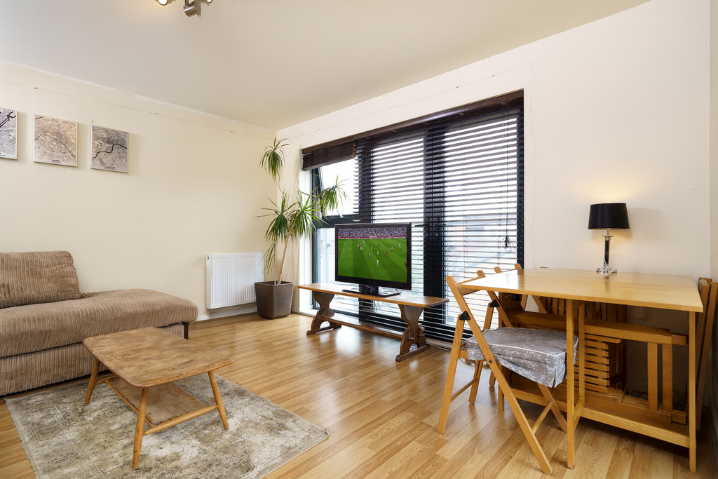 Property photo 2 of 11 1 Living Room B.Png