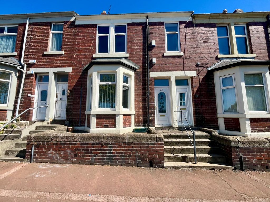 Property photo 1 of 10 2 Bed Flat To Rent Brighton Road, Gateshead Ne8