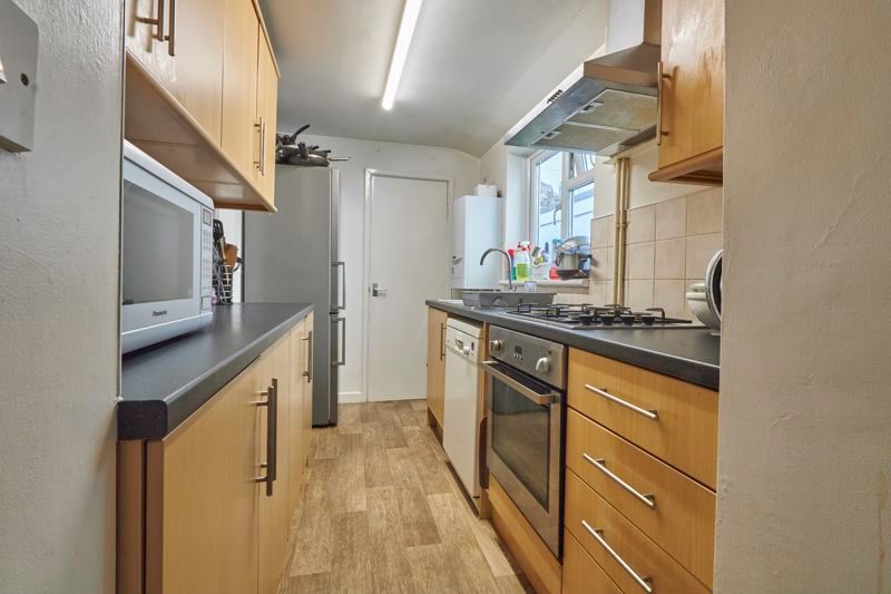 Property photo 3 of 7 Kitchen