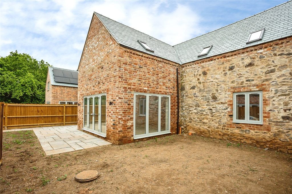 Property photo 3 of 14 Picture No. 11