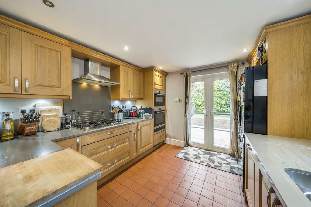 Property photo 3 of 8