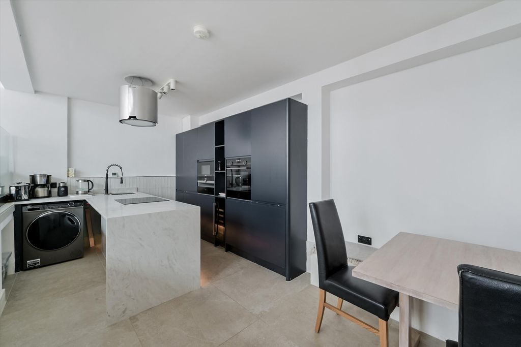 Property photo 3 of 15 Image