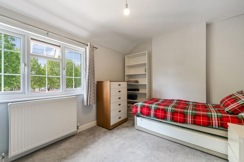 Additional image 10 of 3 bed semi-detached house for saleChurch Walk, Brentford TW8