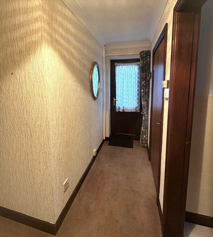 Property photo 2 of 13 Side Entrance Hall: