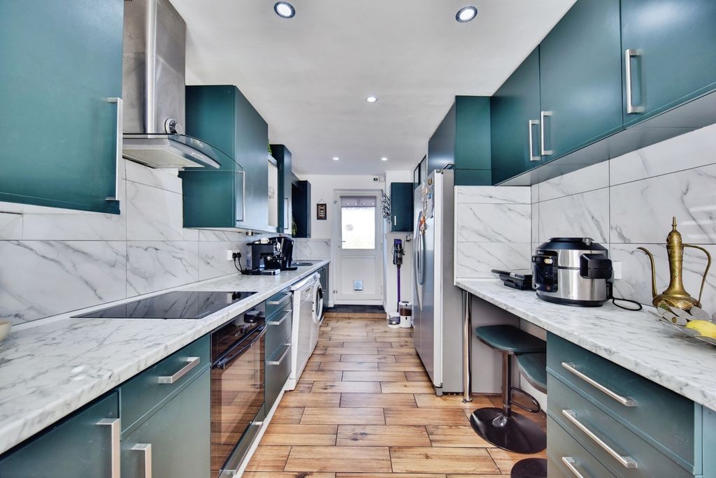 Property photo 3 of 20 Pbox-Img.Jpg