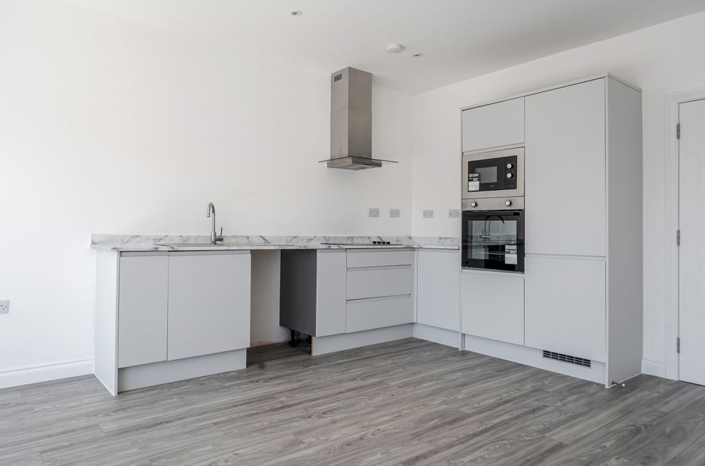 Property photo 3 of 17 12-6A7c790924684-...