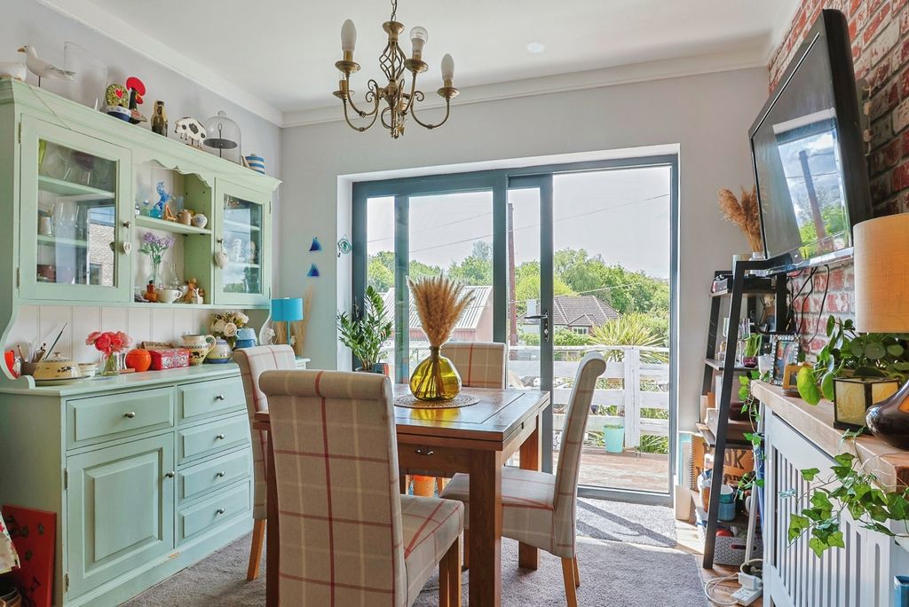Property photo 1 of 12 Pbox-Img.Jpg