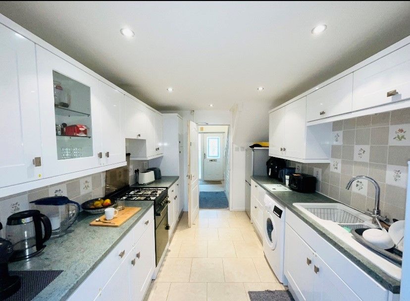 Property photo 2 of 6