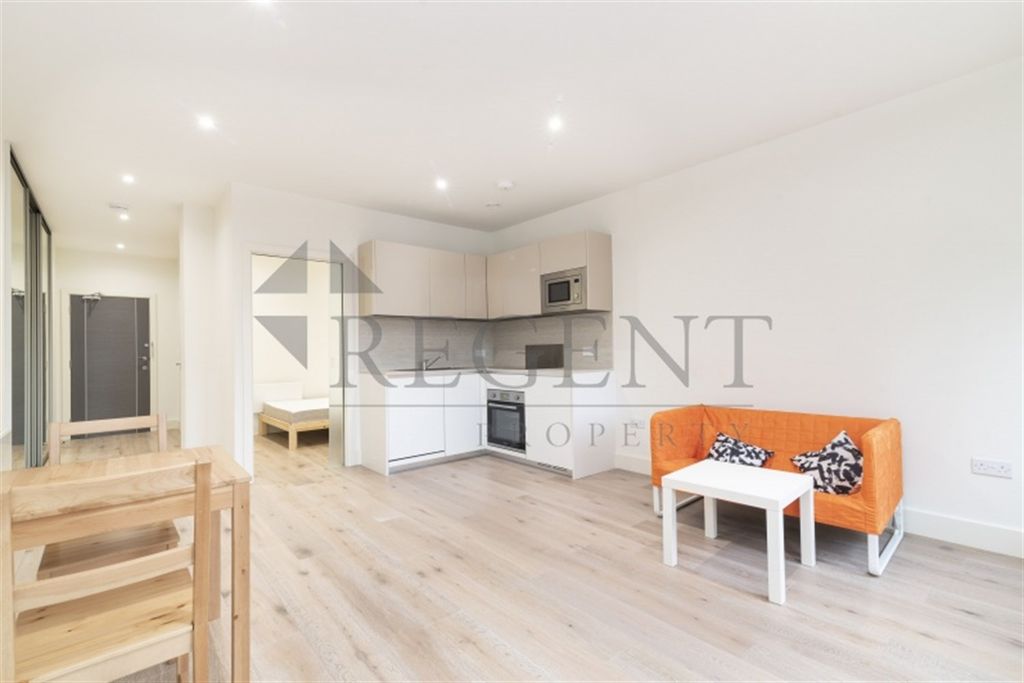 Property photo 2 of 8 Open Plan