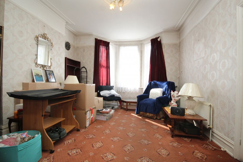 Property photo 2 of 11 Gallery