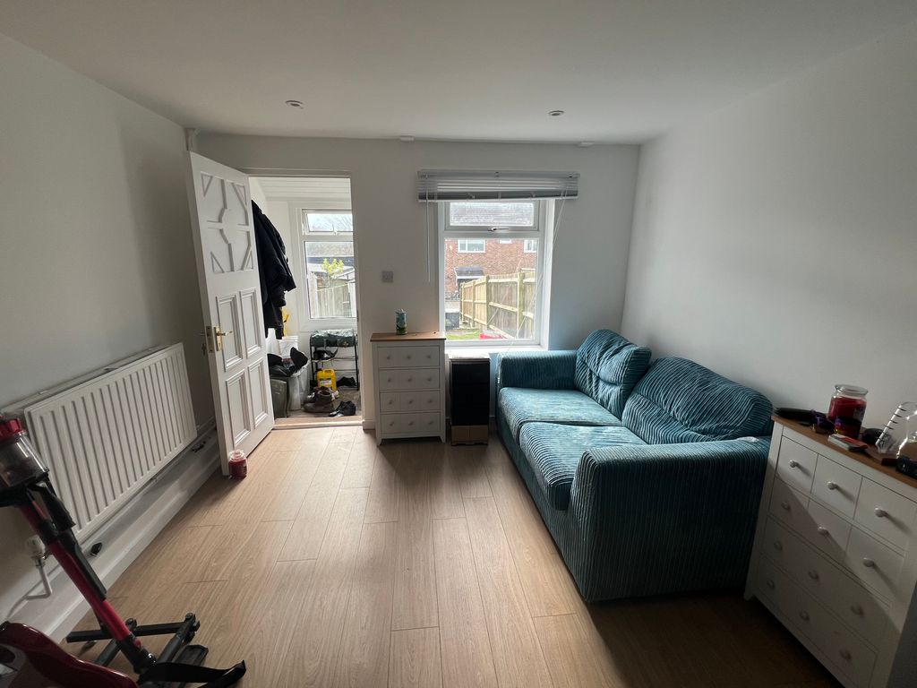 Property photo 2 of 7 Living Room