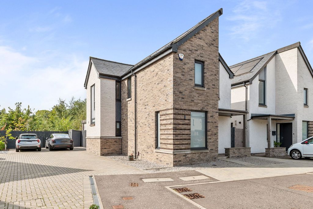 Property photo 1 of 31